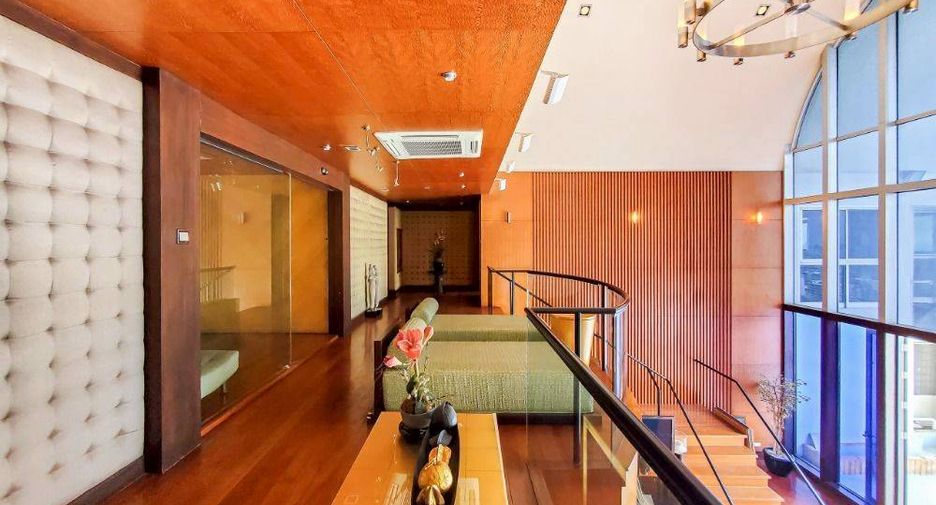 For sale 4 bedrooms condo in Sathon, Bangkok