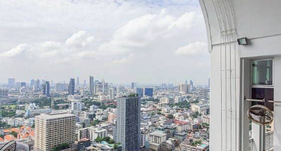 For sale 4 bedrooms condo in Sathon, Bangkok