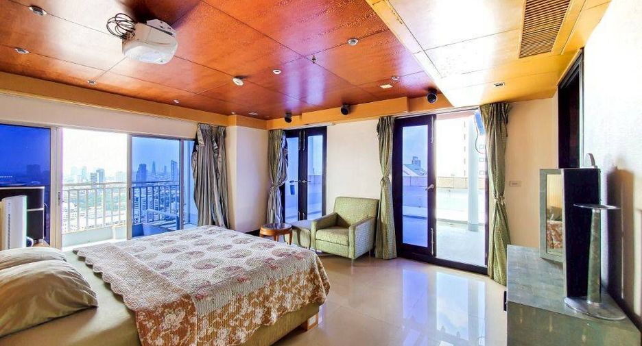 For sale 4 bedrooms condo in Sathon, Bangkok