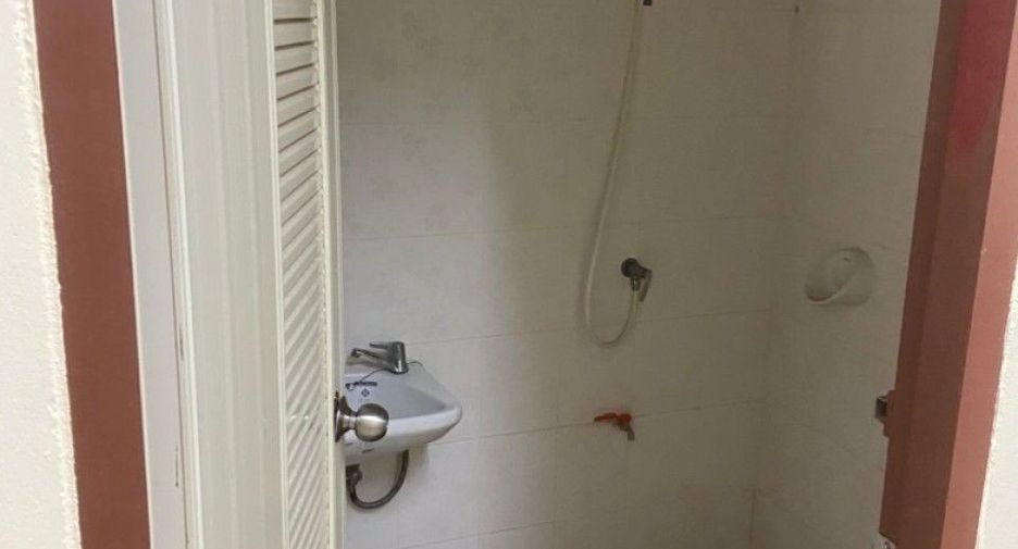 Local comercial en venta de 3 habitaciones en Mueang Samut Sakhon, Samut Sakhon