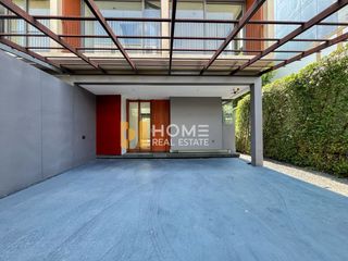 For sale 3 bedrooms townhouse in Saphan Sung, Bangkok