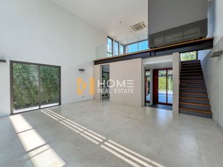 For sale 3 bedrooms townhouse in Saphan Sung, Bangkok