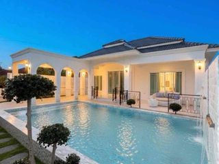 Villa en alquiler de 3 habitaciones en Bang Lamung, Chonburi