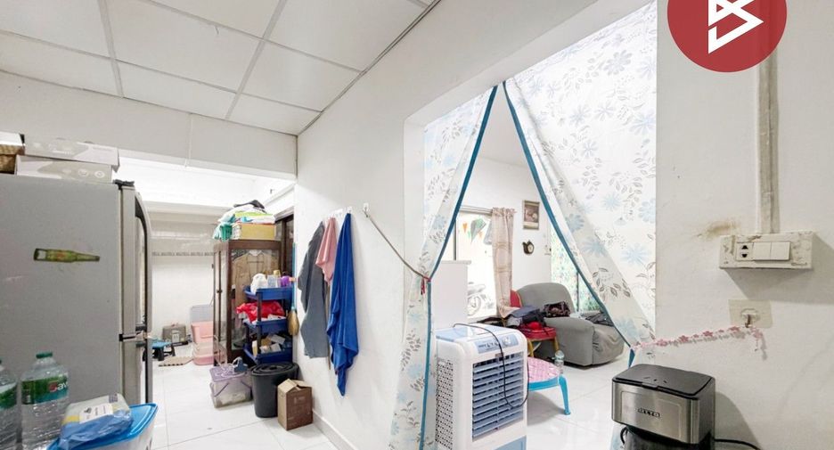 For sale 3 bedrooms townhouse in Khlong Luang, Pathum Thani