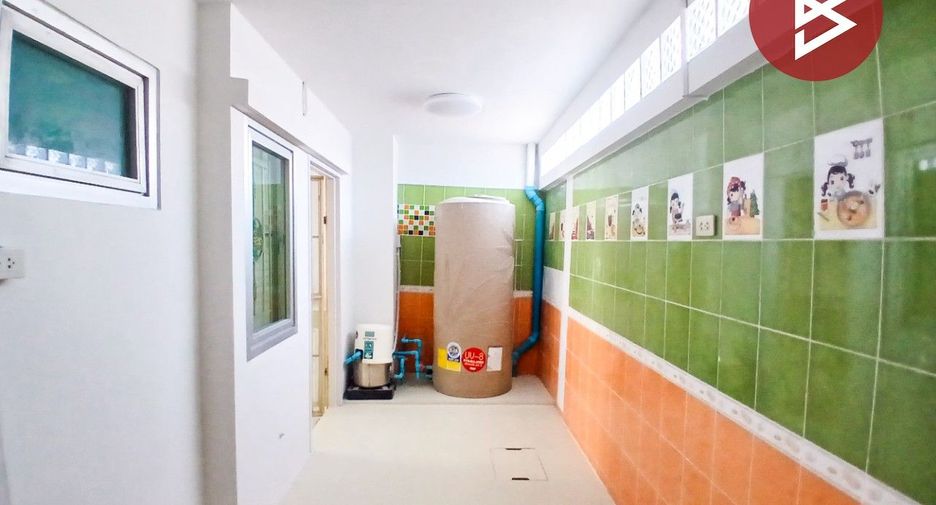 À vendre 3 chambres local commercial à Mueang Samut Prakan, Samut Prakan