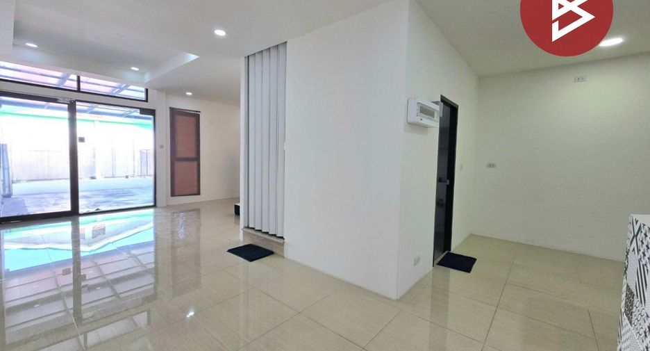 Reihenhaus zum Kauf mit 3 Zimmer in Thung Khru, Bangkok
