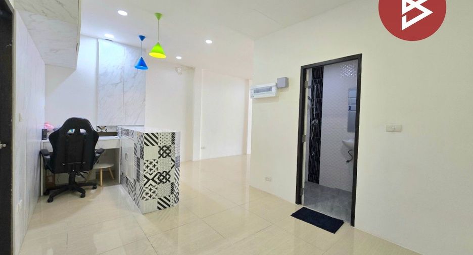 Reihenhaus zum Kauf mit 3 Zimmer in Thung Khru, Bangkok