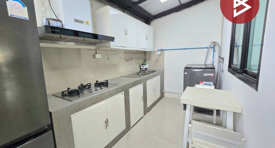 Reihenhaus zum Kauf mit 3 Zimmer in Thung Khru, Bangkok