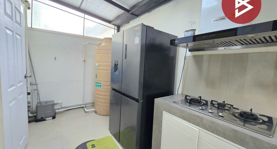 Reihenhaus zum Kauf mit 3 Zimmer in Thung Khru, Bangkok