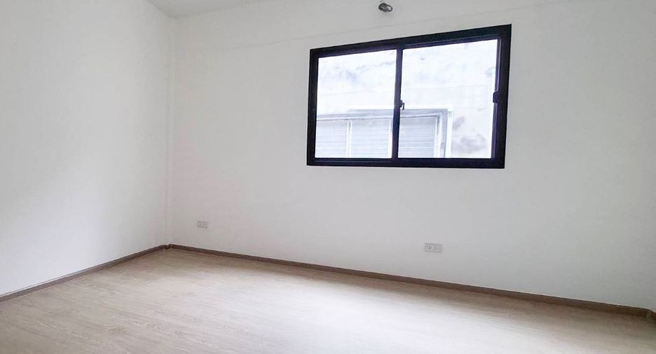 For sale 2 bedrooms townhouse in Sai Mai, Bangkok