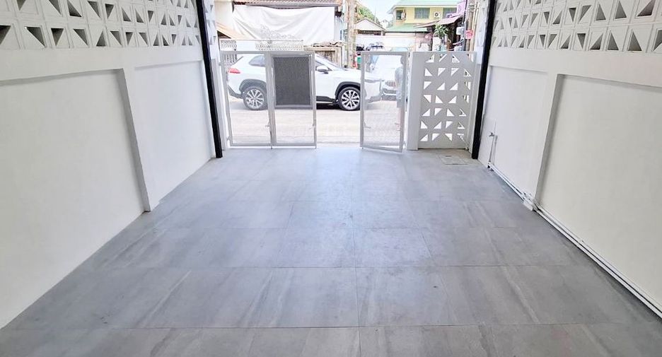 For sale 2 bedrooms townhouse in Sai Mai, Bangkok