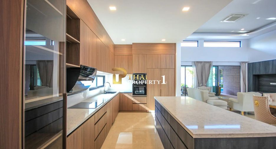 For sale 4 bedrooms villa in Hua Hin, Prachuap Khiri Khan