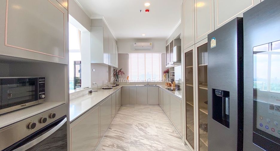 For sale 5 bedrooms condo in Bang Lamung, Chonburi
