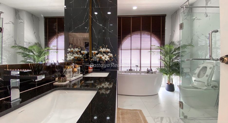 For sale 5 bedrooms condo in Bang Lamung, Chonburi
