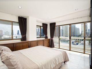 Wohnung zur Miete mit 3 Zimmer in Watthana, Bangkok