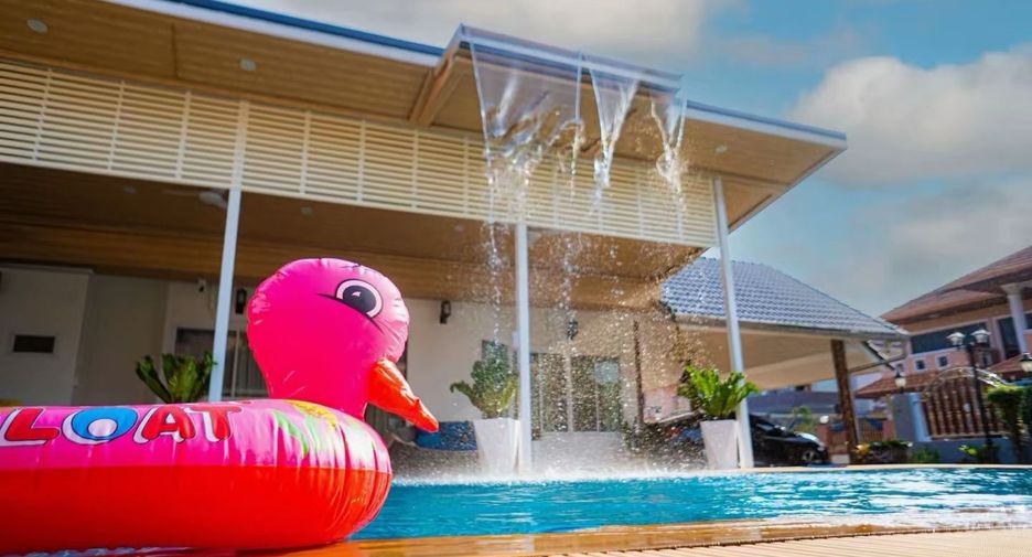 For rent 4 bedrooms villa in Bang Lamung, Chonburi