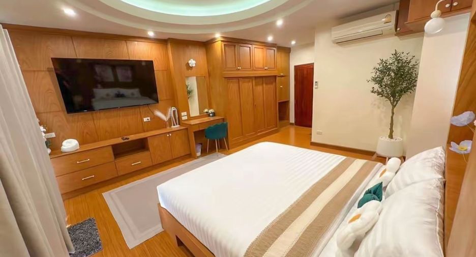 For rent 4 bedrooms villa in Bang Lamung, Chonburi