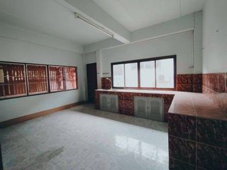 For sale 3 bedrooms house in Mueang Lamphun, Lamphun