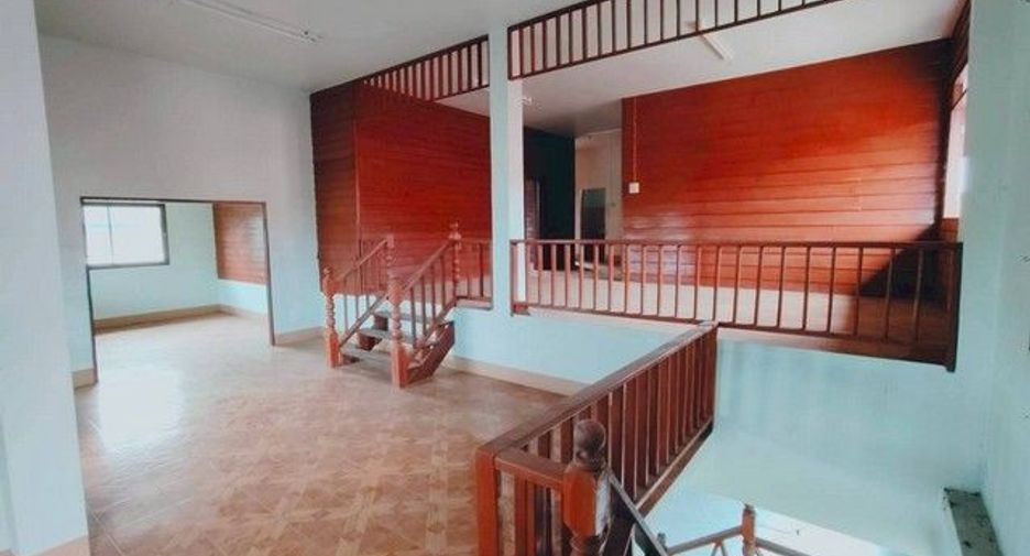 For sale 3 bedrooms house in Mueang Lamphun, Lamphun
