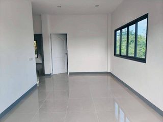For sale 3 bedrooms house in Mueang Lamphun, Lamphun