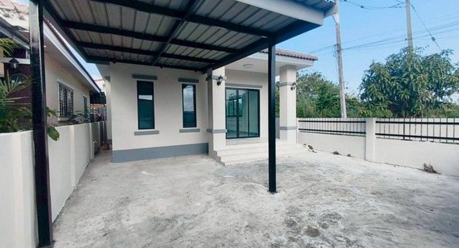 For sale 3 bedrooms house in Mueang Lamphun, Lamphun