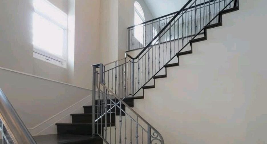 For sale 4 bedrooms house in Bang Khun Thian, Bangkok