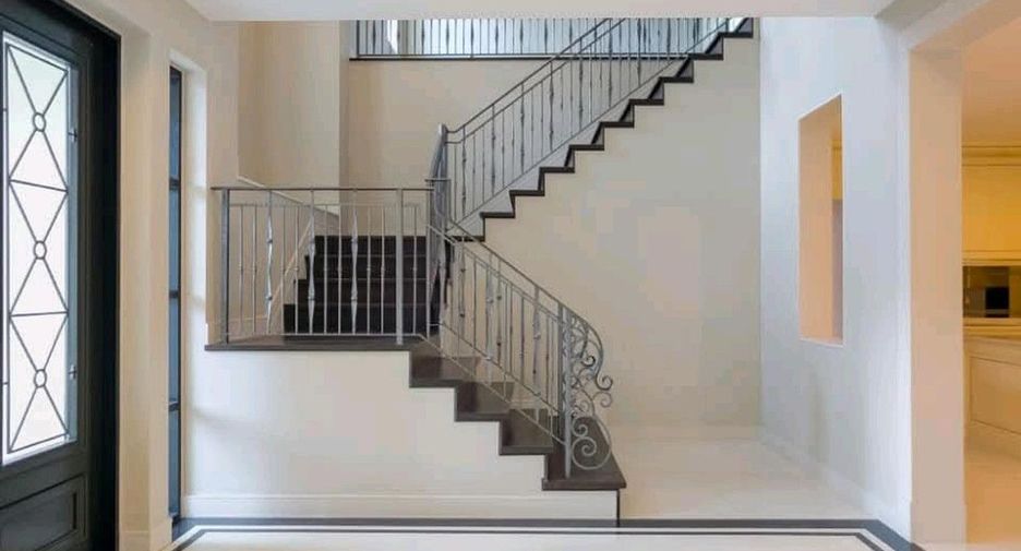For sale 4 bedrooms house in Bang Khun Thian, Bangkok