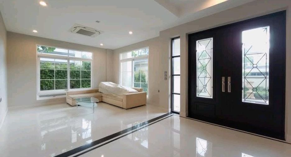 For sale 4 bedrooms house in Bang Khun Thian, Bangkok