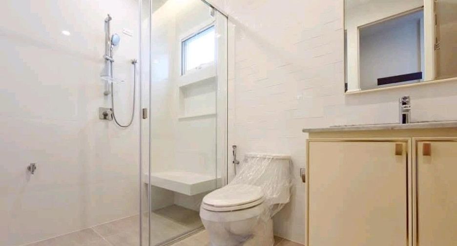 For sale 4 bedrooms house in Bang Khun Thian, Bangkok