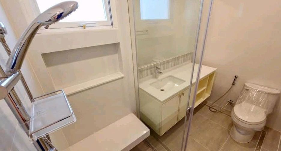 For sale 4 bedrooms house in Bang Khun Thian, Bangkok
