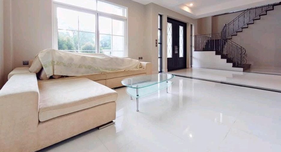 For sale 4 bedrooms house in Bang Khun Thian, Bangkok