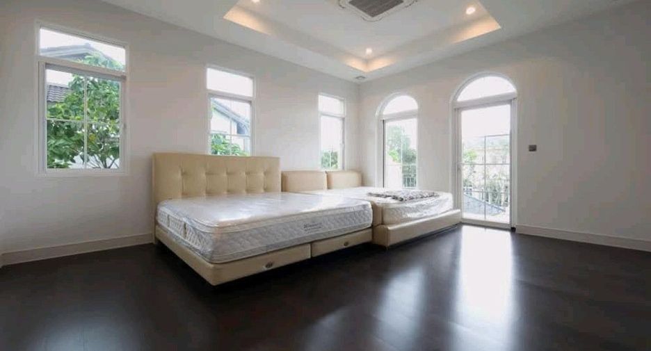 For sale 4 bedrooms house in Bang Khun Thian, Bangkok