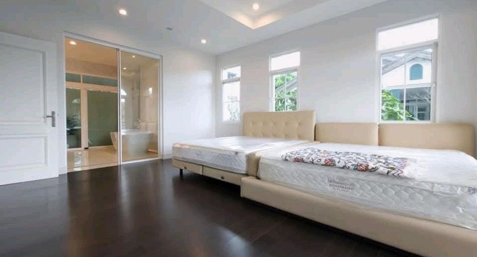 For sale 4 bedrooms house in Bang Khun Thian, Bangkok