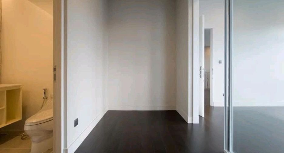 For sale 4 bedrooms house in Bang Khun Thian, Bangkok