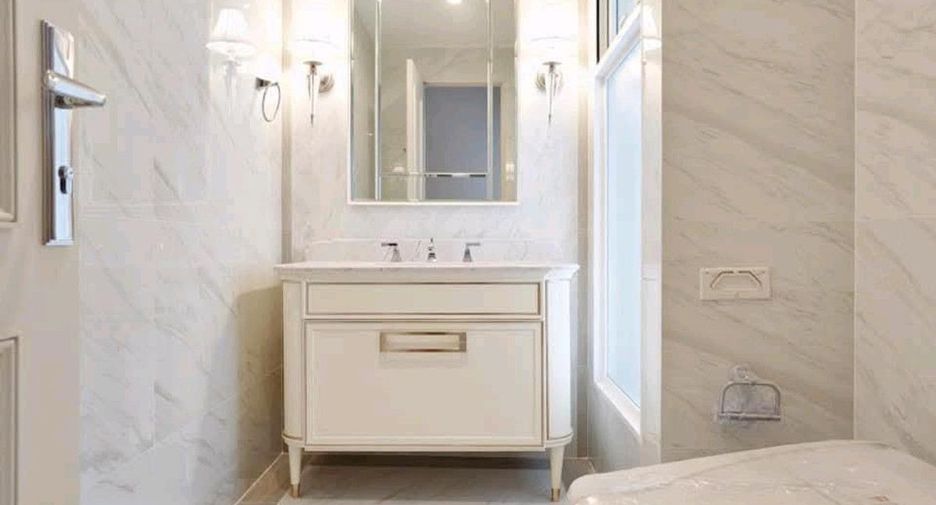 For sale 4 bedrooms house in Bang Khun Thian, Bangkok