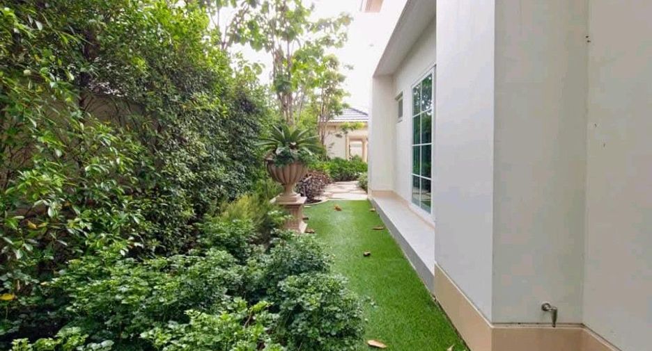 For sale 4 bedrooms house in Bang Khun Thian, Bangkok