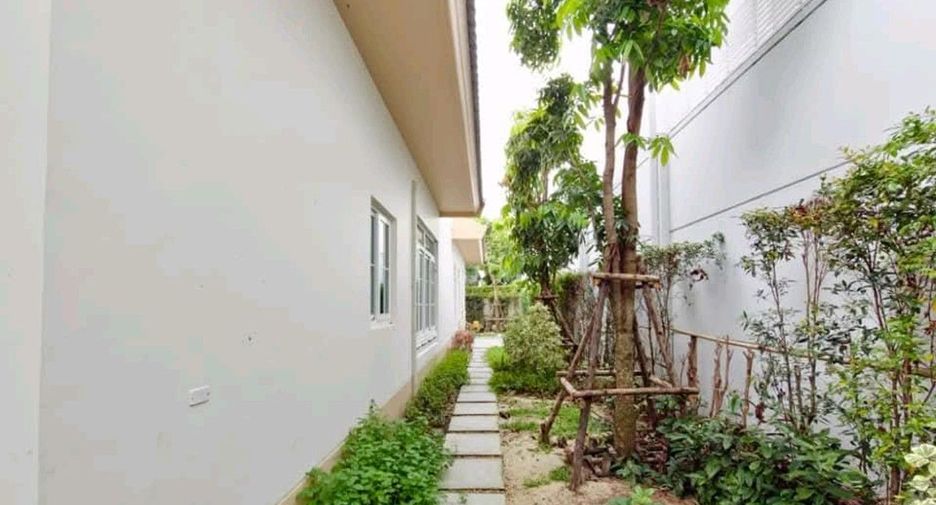 For sale 4 bedrooms house in Bang Khun Thian, Bangkok