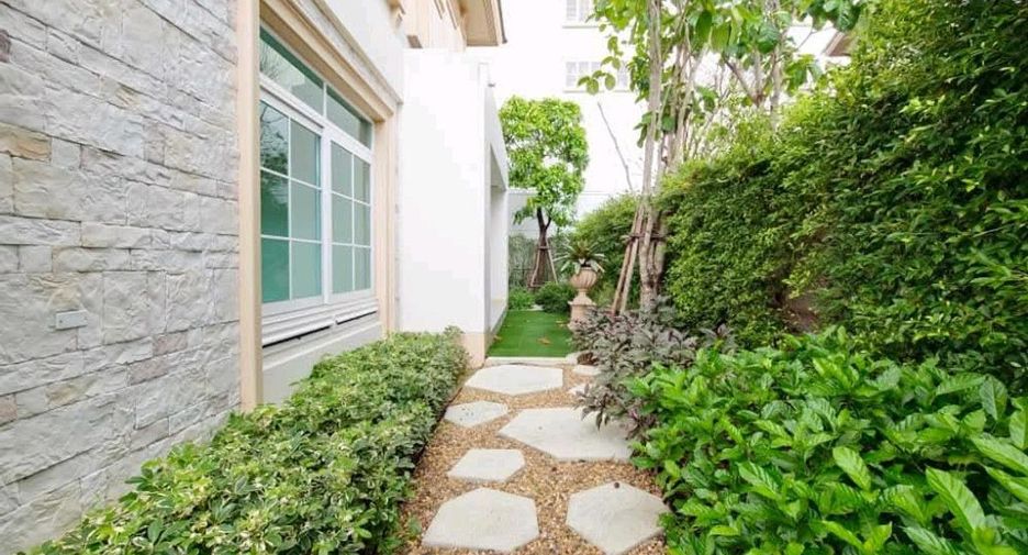 For sale 4 bedrooms house in Bang Khun Thian, Bangkok
