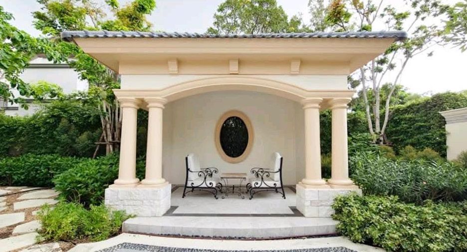 For sale 4 bedrooms house in Bang Khun Thian, Bangkok