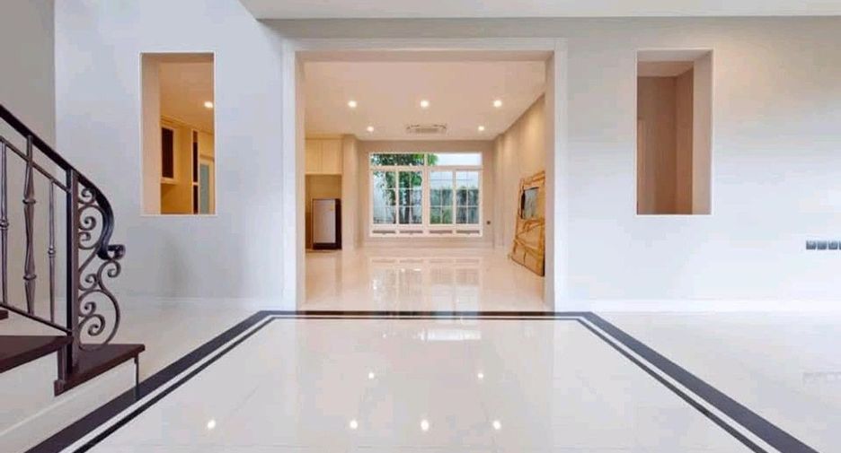 For sale 4 bedrooms house in Bang Khun Thian, Bangkok