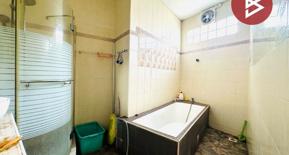 For sale 6 bedrooms house in Mueang Samut Sakhon, Samut Sakhon