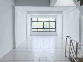 Gewerbefläche zur Miete und zum Kauf in Lam Luk Ka, Pathum Thani