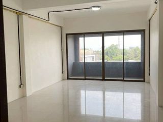 Gewerbefläche zur Miete und zum Kauf in Lam Luk Ka, Pathum Thani