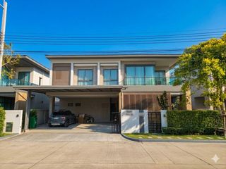 Casa en venta de 4 habitaciones en Bang Phli, Samut Prakan