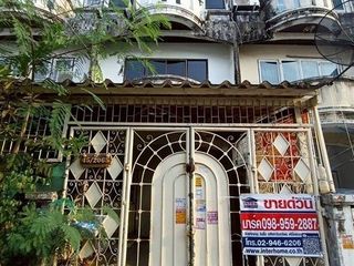 For sale 4 bedrooms townhouse in Nong Khaem, Bangkok