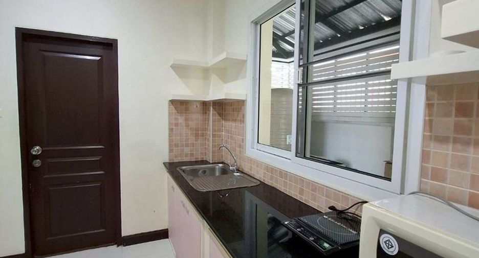 For rent 3 bedrooms house in San Kamphaeng, Chiang Mai