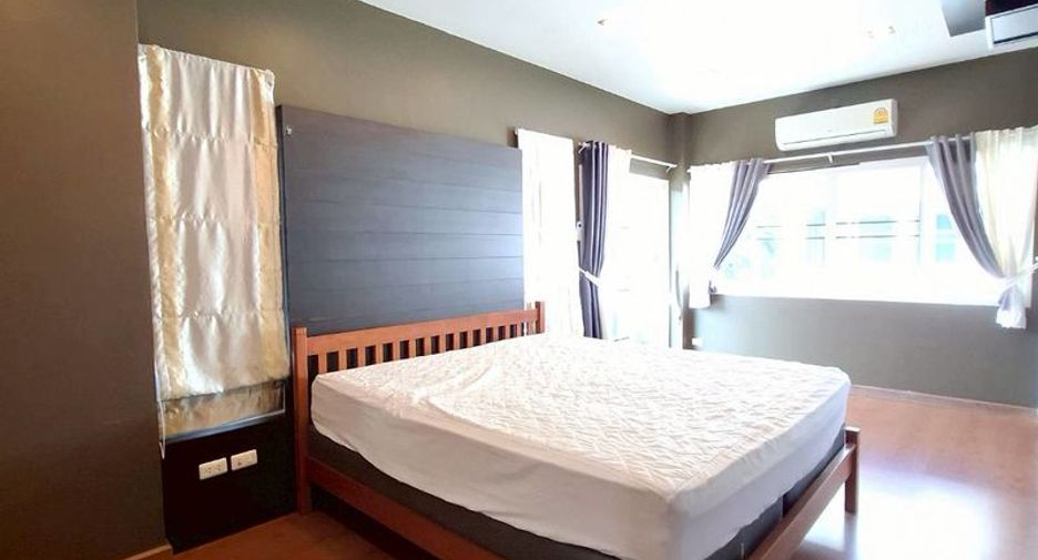 For rent 3 bedrooms house in San Kamphaeng, Chiang Mai