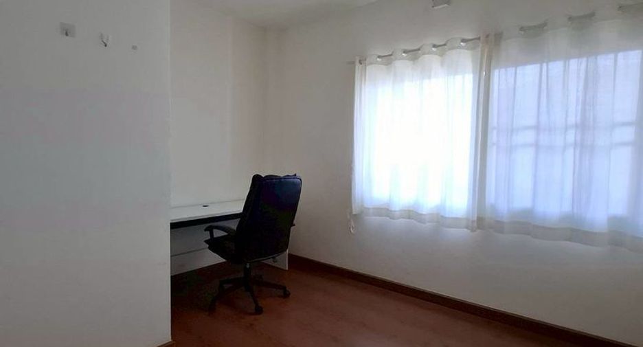 For rent 3 bedrooms house in San Kamphaeng, Chiang Mai