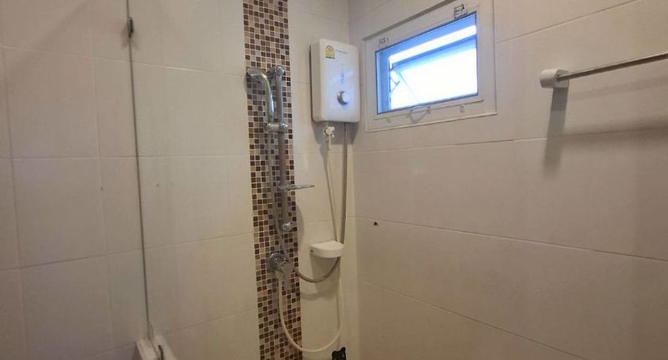For rent 3 bedrooms house in San Kamphaeng, Chiang Mai