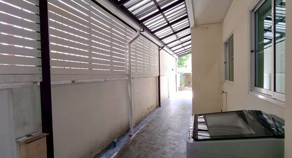 For rent 3 bedrooms house in San Kamphaeng, Chiang Mai